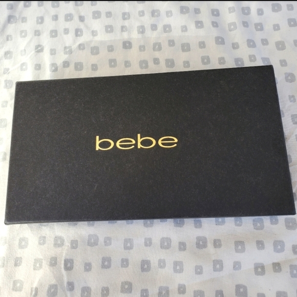 Bebe Logo Alexis NWT Monogram Taupe Brown Zip Around PU Leather Wallet - Picture 10 of 11